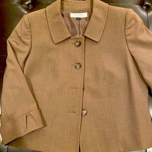 Tahari jacket fully lined 3/4 pleated sleeve